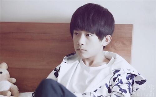 易烊纤玺家庭背景